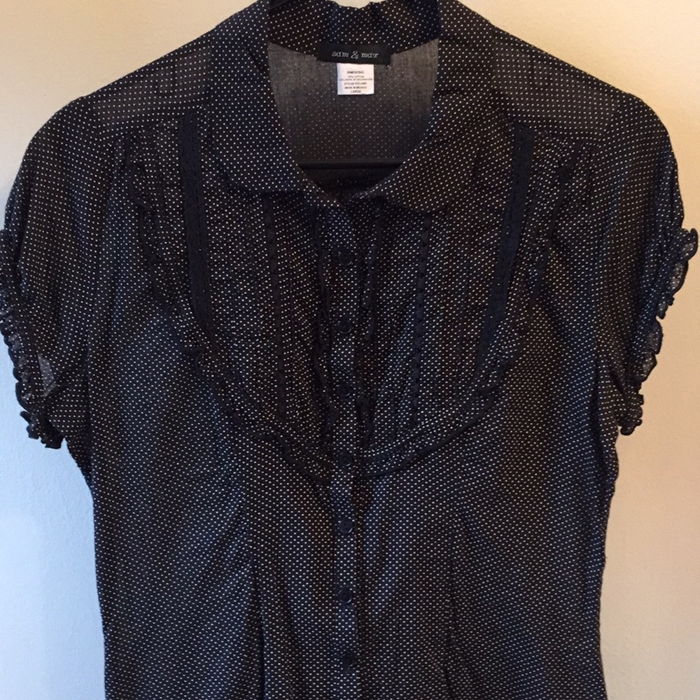 Short sleeved ruffed blouse